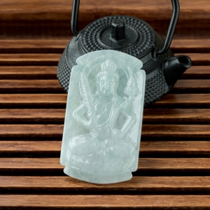 糯冰种浅绿翡翠虚空藏吊坠