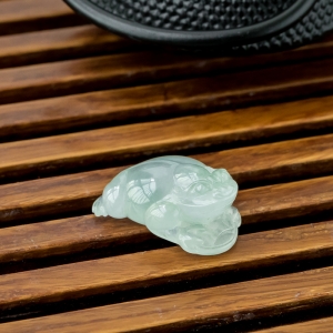 糯冰种飘花翡翠金蟾吊坠