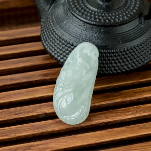 糯冰种浅绿翡翠连年有余吊坠