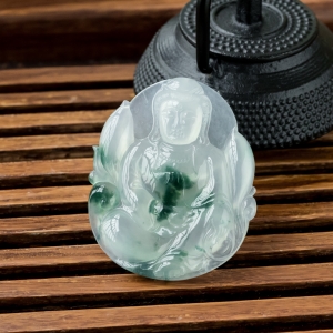 糯冰种飘花翡翠观音吊坠