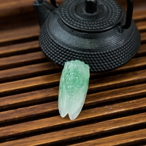 糯冰种飘翠翡翠一鸣惊人吊坠