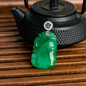 银镶糯冰种飘翠翡翠高风亮节吊坠