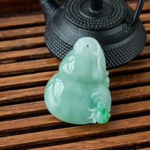 糯冰种飘翠翡翠福禄吊坠