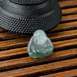 糯冰种飘翠翡翠招财童子吊坠