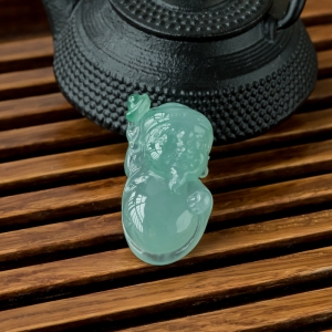 糯冰种飘花翡翠财神吊坠