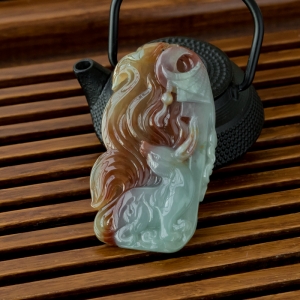 糯冰种飘黄翡翡翠九尾灵狐吊坠