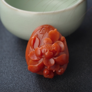 柿子红南红莲花吊坠
