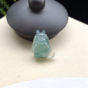 冰种飘花翡翠龙猫吊坠
