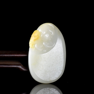 籽料和田白玉福莲吊坠