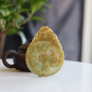 糯冰种黄翡福在眼前吊坠