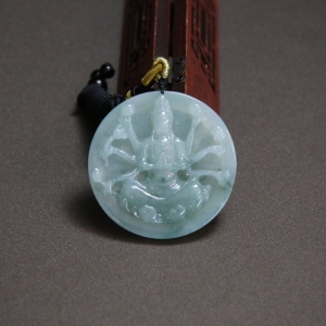糯冰种飘花翡翠千手观音吊坠