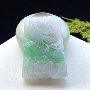 细糯种浅绿翡翠花开富贵吊坠