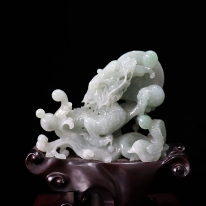 糯冰种浅绿翡翠龙腾万里摆件