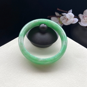 54.5mm糯种豆绿翡翠平安镯