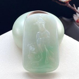 糯冰种带色翡翠观音吊坠