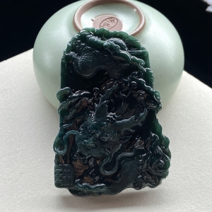 糯冰种油青翡翠飞龙在天吊坠