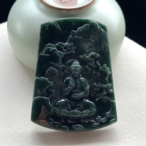 糯种油青翡翠大日如来吊坠