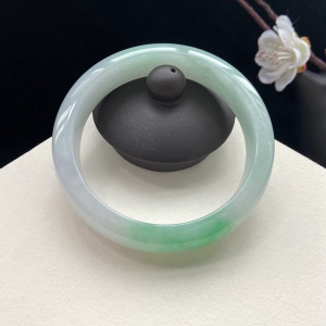 54.5mm糯冰种翠绿翡翠平安镯