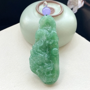 糯种豆绿翡翠飞龙在天吊坠