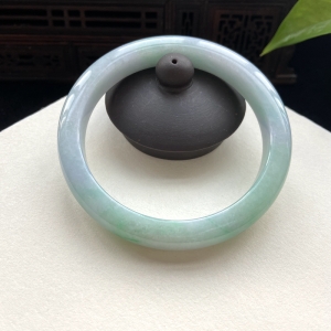 59mm糯种浅绿翡翠平安镯
