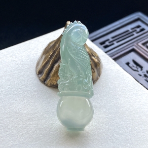 高冰种晴水翡翠英明神武吊坠