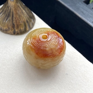 糯种三彩翡翠雕花路路通吊坠