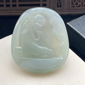 糯冰种浅水绿翡翠达摩吊坠