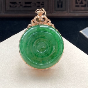 18K糯冰种豆绿翡翠平安扣吊坠