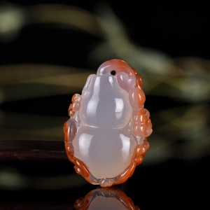 冰飘南红葫芦吊坠