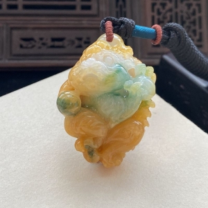 糯冰种黄加绿翡翠有求必应吊坠