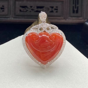 18K糯种红翡翠如意吊坠