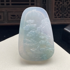 糯冰种水绿翡翠山水吊坠