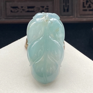 糯冰种蓝绿翡翠金枝玉叶吊坠