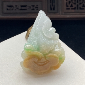 糯种黄加绿翡翠百财吊坠