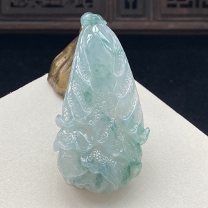 糯冰种飘花翡翠百财吊坠