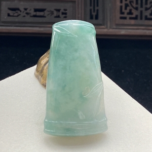 糯种飘花翡翠节节高升吊坠