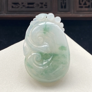 糯种飘花翡翠如意吊坠