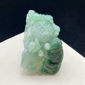 糯种油青翡翠连年有余吊坠