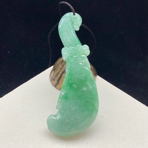 糯种翡翠青龙偃月刀吊坠