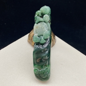 糯种墨绿翡翠一品清廉吊坠