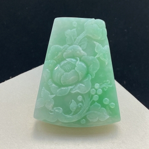 糯种浅绿翡翠花开富贵吊坠