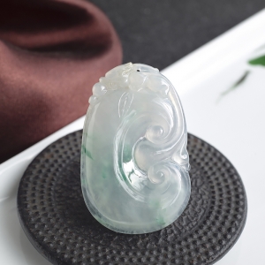糯冰种飘花翡翠如意吊坠