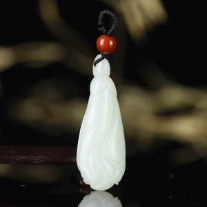 籽料和田白玉玉兰花吊坠