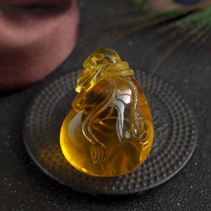 鸡油黄金绞蜜钱袋吊坠