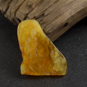 带皮鸡油黄金绞蜜观音吊坠