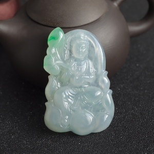 糯冰种飘翠翡翠观音吊坠