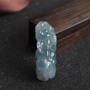 糯冰种蓝水翡翠貔貅吊坠
