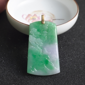 18K糯种春带彩翡翠山水意境吊坠