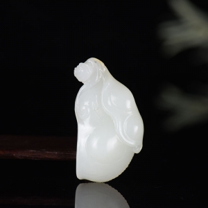 籽料和田白玉福豆吊坠