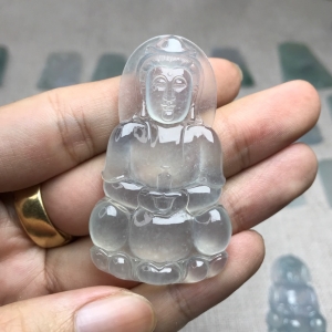 冰种翡翠观音吊坠